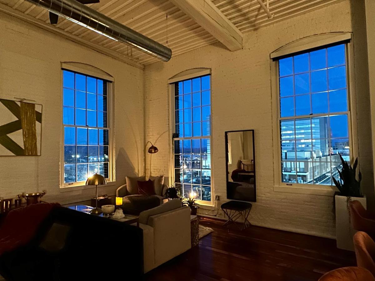 2Br 2Br Le Chateau 505 Lux Penthouse In A Historic Building 유티카 외부 사진
