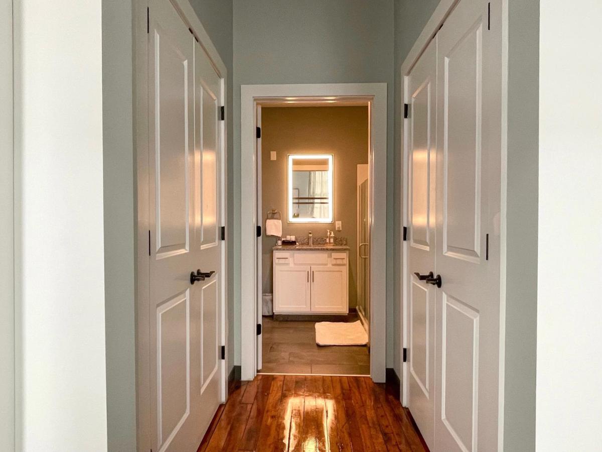 2Br 2Br Le Chateau 505 Lux Penthouse In A Historic Building 유티카 외부 사진