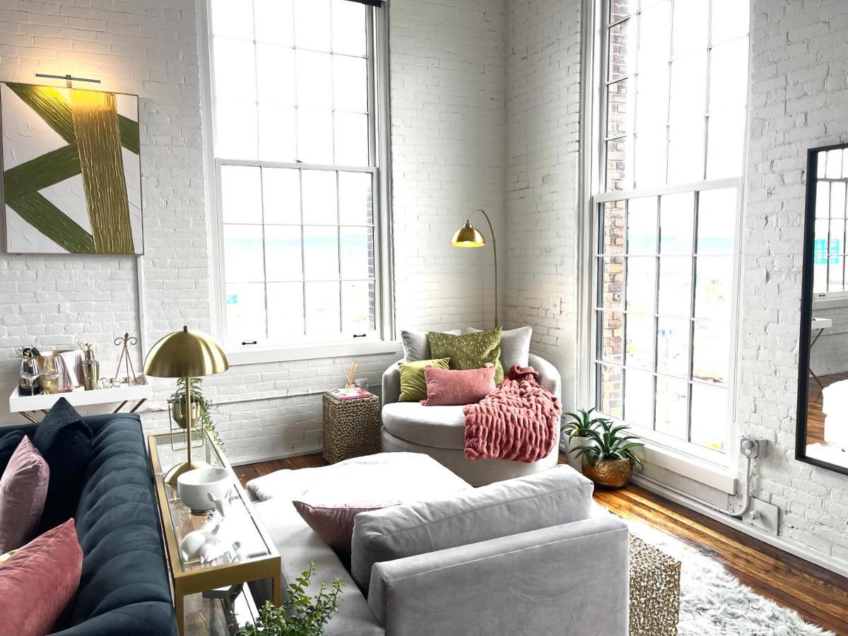 2Br 2Br Le Chateau 505 Lux Penthouse In A Historic Building 유티카 외부 사진