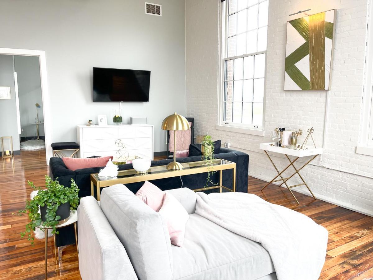 2Br 2Br Le Chateau 505 Lux Penthouse In A Historic Building 유티카 외부 사진